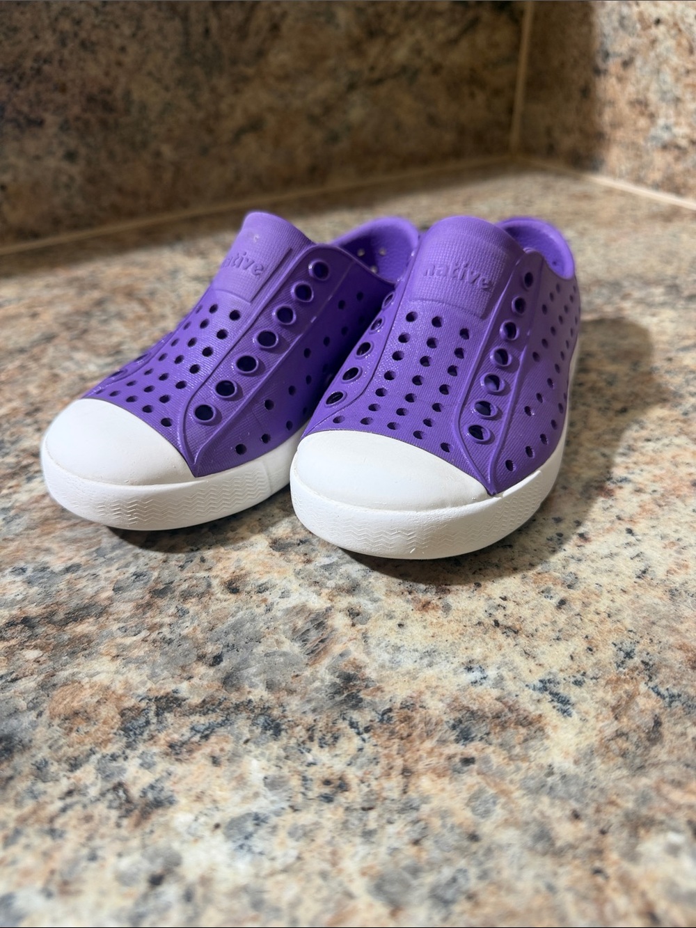 Native Shoes Girls Size C8 Purple